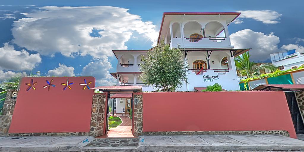 Hotel Galapagos Suites B&B プエルトアヨラ エクステリア 写真